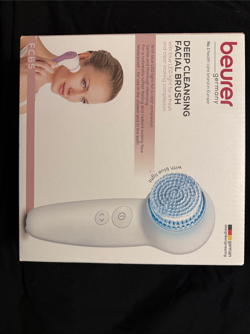 Beurer Deep Cleansing Facial Brush FC65 in White with Blue Brush Head